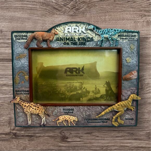 Answers in Genesis Other - Ark Encounter Animal Kinds on the Ark 3D Frame Fits 4" x 6" Picture Souvenir
